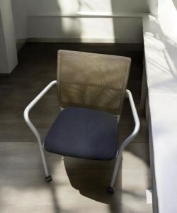 Steelcase Jersey Guest Chair with Casters – From $100 📦 Florida