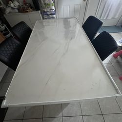 Dinning Table 