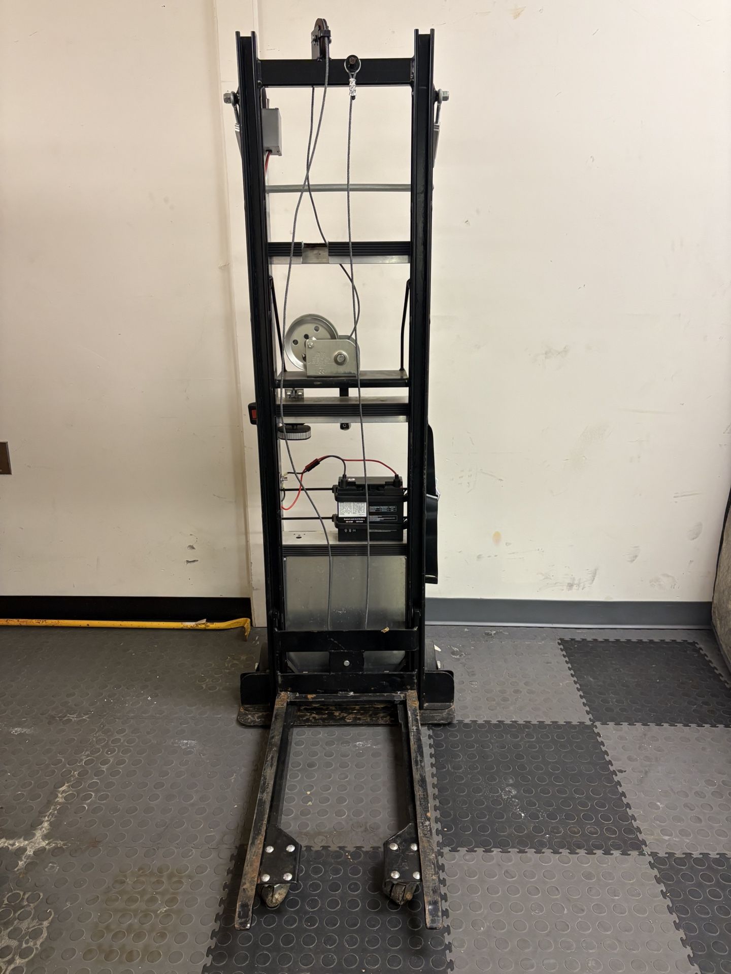 FOR SALE!! Escalera StairCat 1200lb Powered Stair Climber Hand Truck 