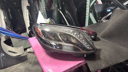 2014 2017 Mercedes S550 passenger headlight