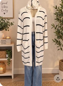 Coco and Shay white and black striped cardigan with pockets, size 3XL #stripes #cozy used like new