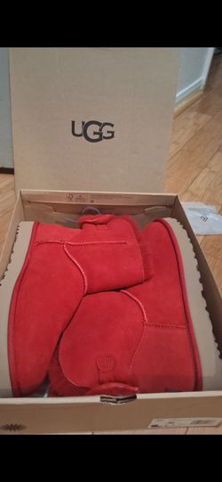 UGGS