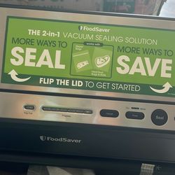 FoodSaver Express Vacuum Sealer Machine and Vacuum Sealing Bag Maker with Sealing Bags and Roll and Vacuum Sealer for Airtight Food Storage and Sous V