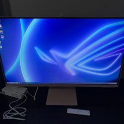 Samsung Smart TV Monitor 32”