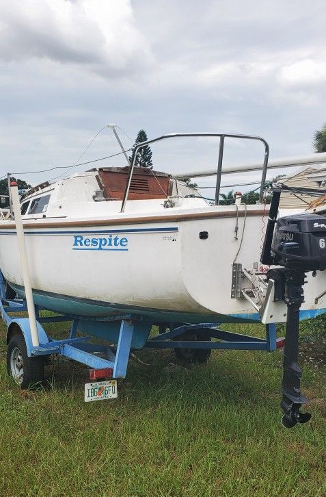 Historical 22 Foot Catalina Sailboat With Motor