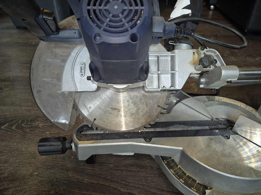 Sliding Miter Saw