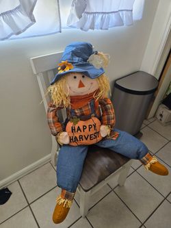 Brand New With Tag Jumbo 56" Tall   Happy Harvest Scarecrow Sitter