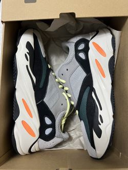 Yeezy 700 Waverunner Size 8.5