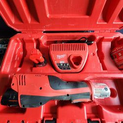Milwaukee M12 Pro Press Kit