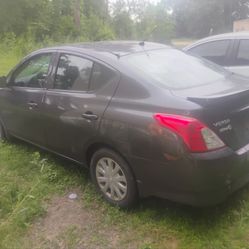 2013 & 2015 Nissan versa sv