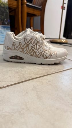 Sketchers Heart Pattern Sneakers