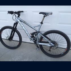 Giant Riegn 3  Dual Suspension Mountain Bike 
