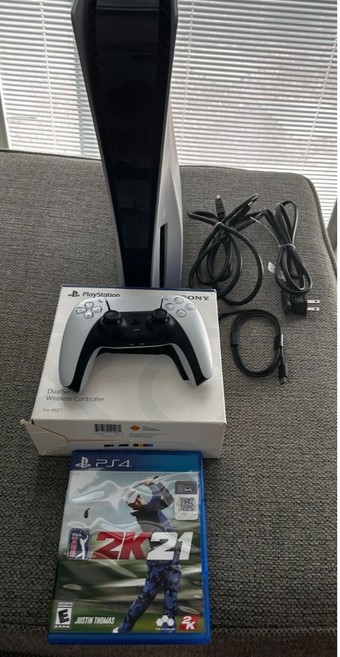 Sony PlayStation 5 Disc Edition PS5 825GB White Console Bundle CFI-1215A + Game