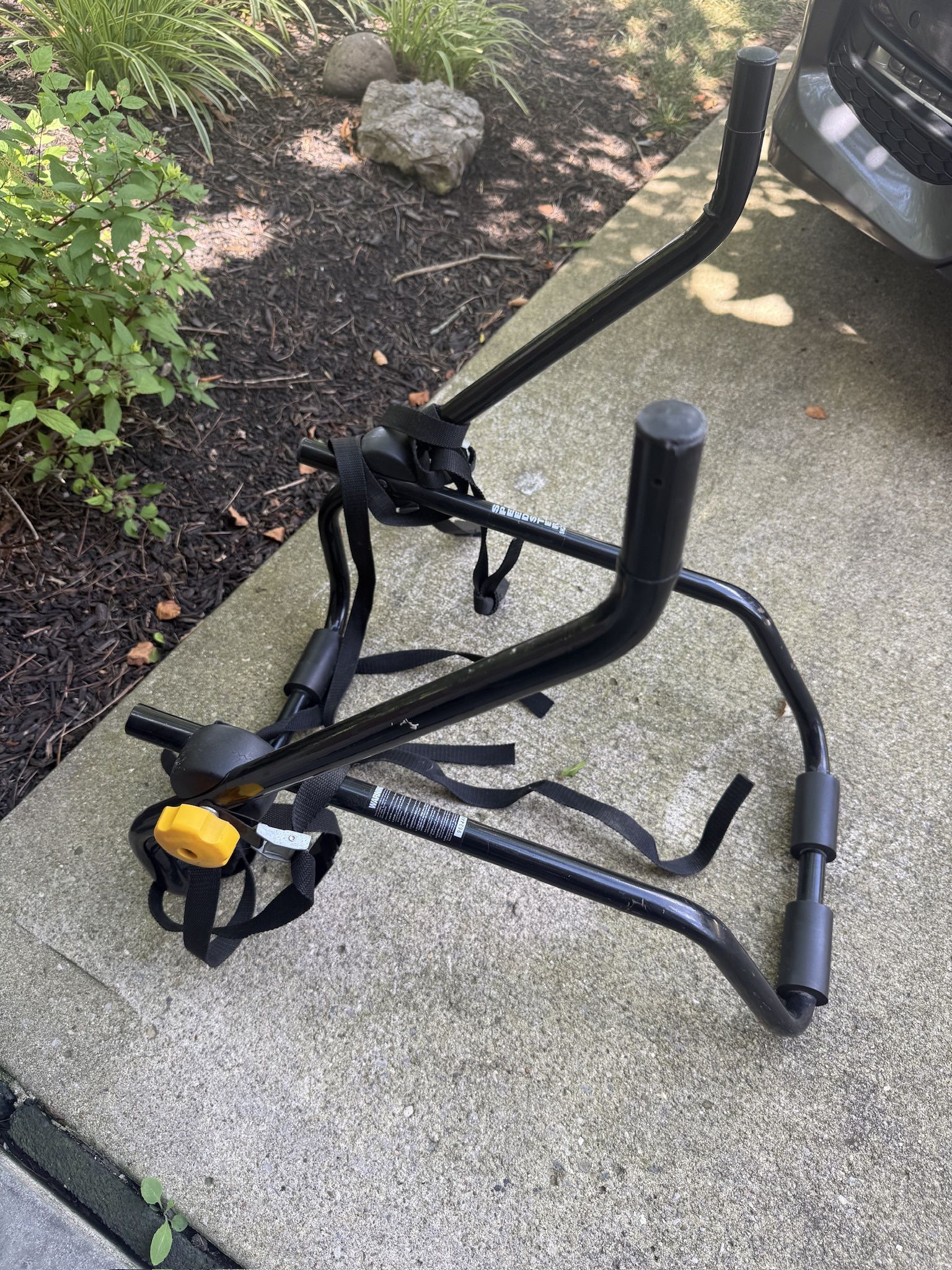 Adjustable 2-Bike Car Bicycle Rack in good shape!