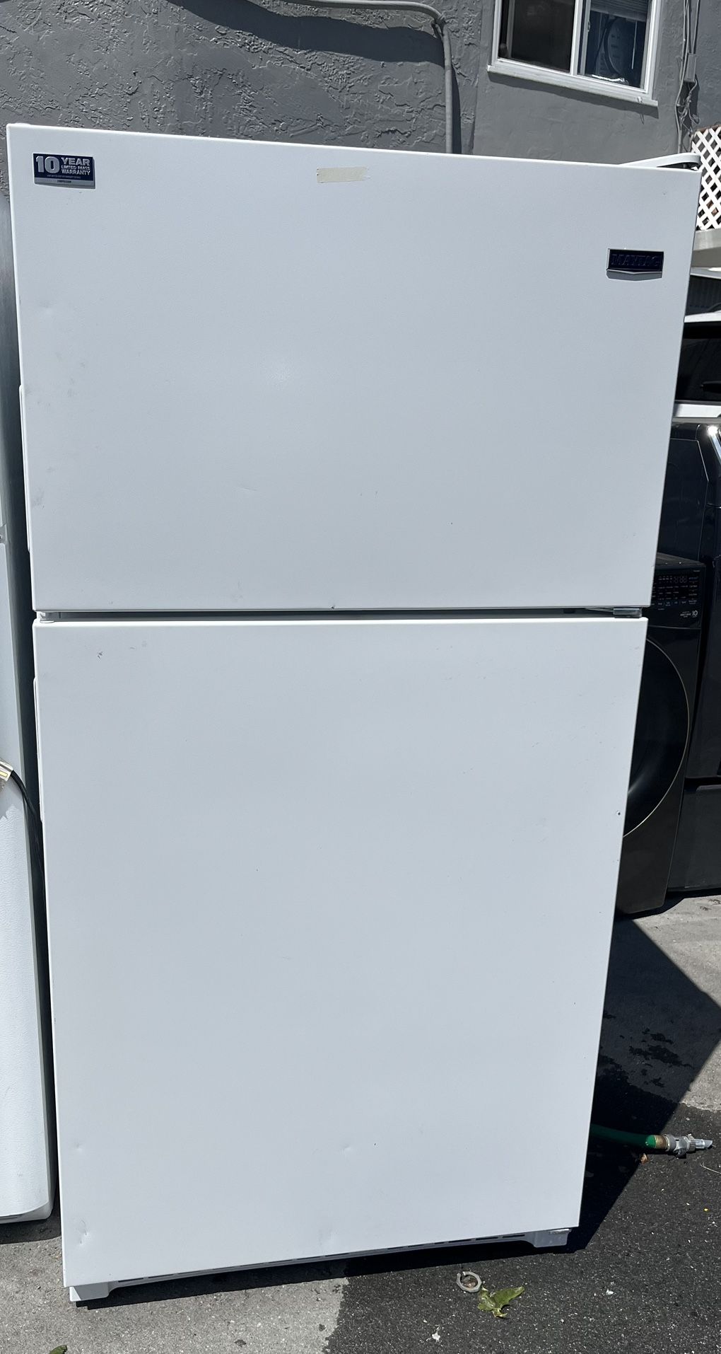 Maytag Apartment Sizes Refrigerator W:33”