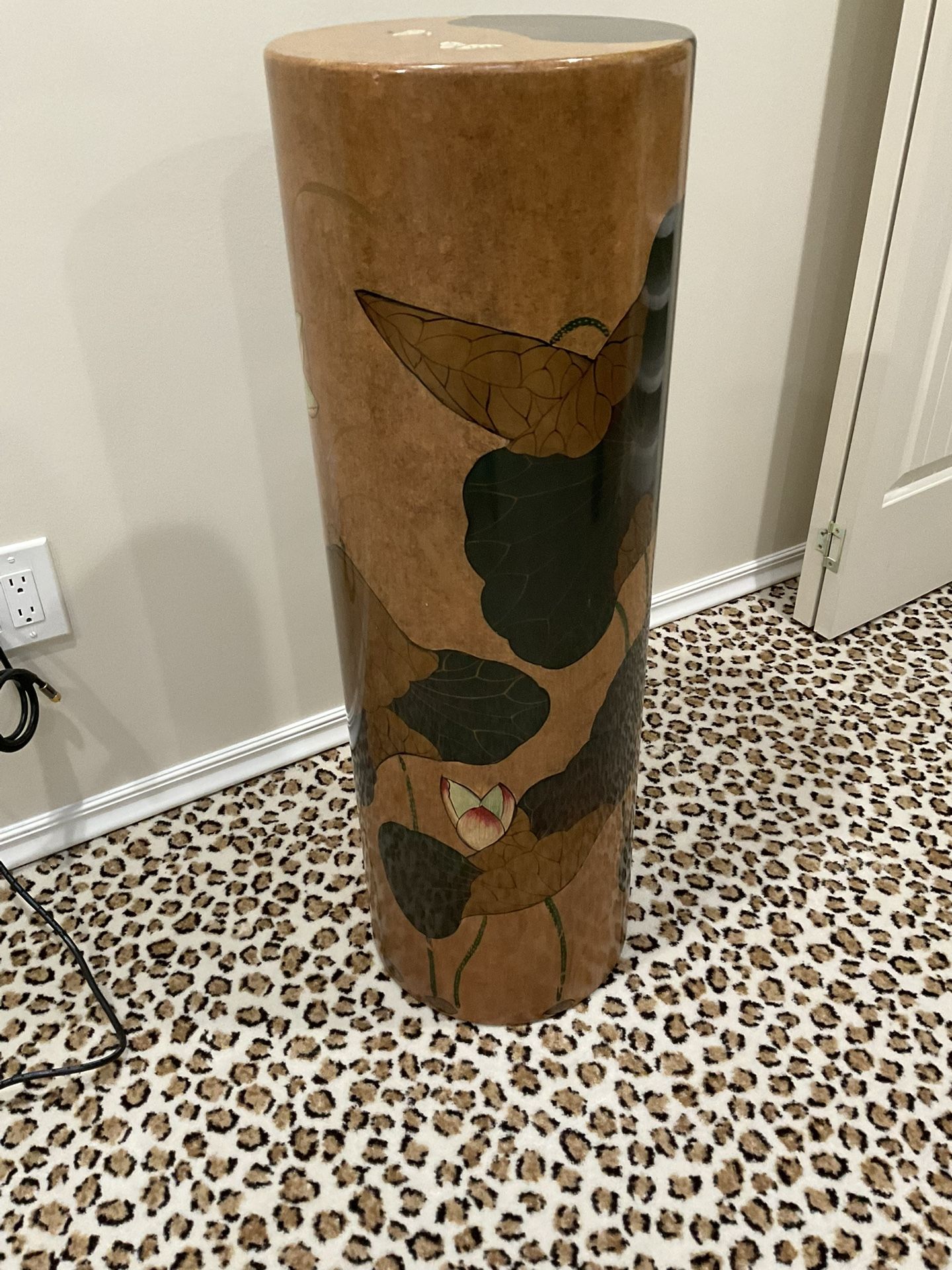 Vintage Chinese Lacquered Cylindrical Wood pedestal