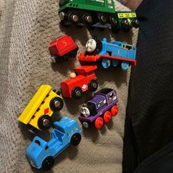 Thomas the engine Train Set With Tracks