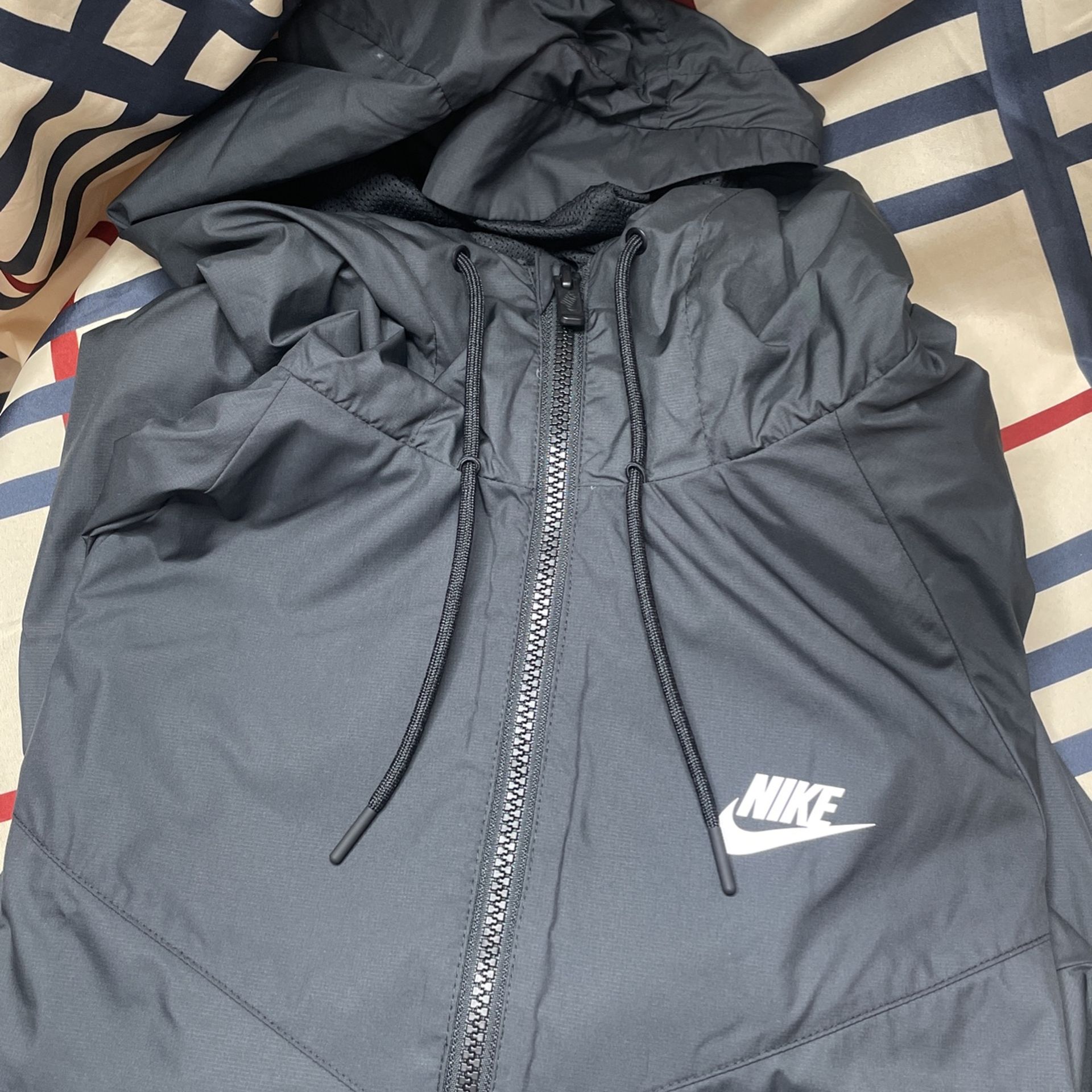Nike Windbreaker Size Small
