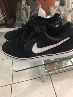 Black sneakers NIKE
