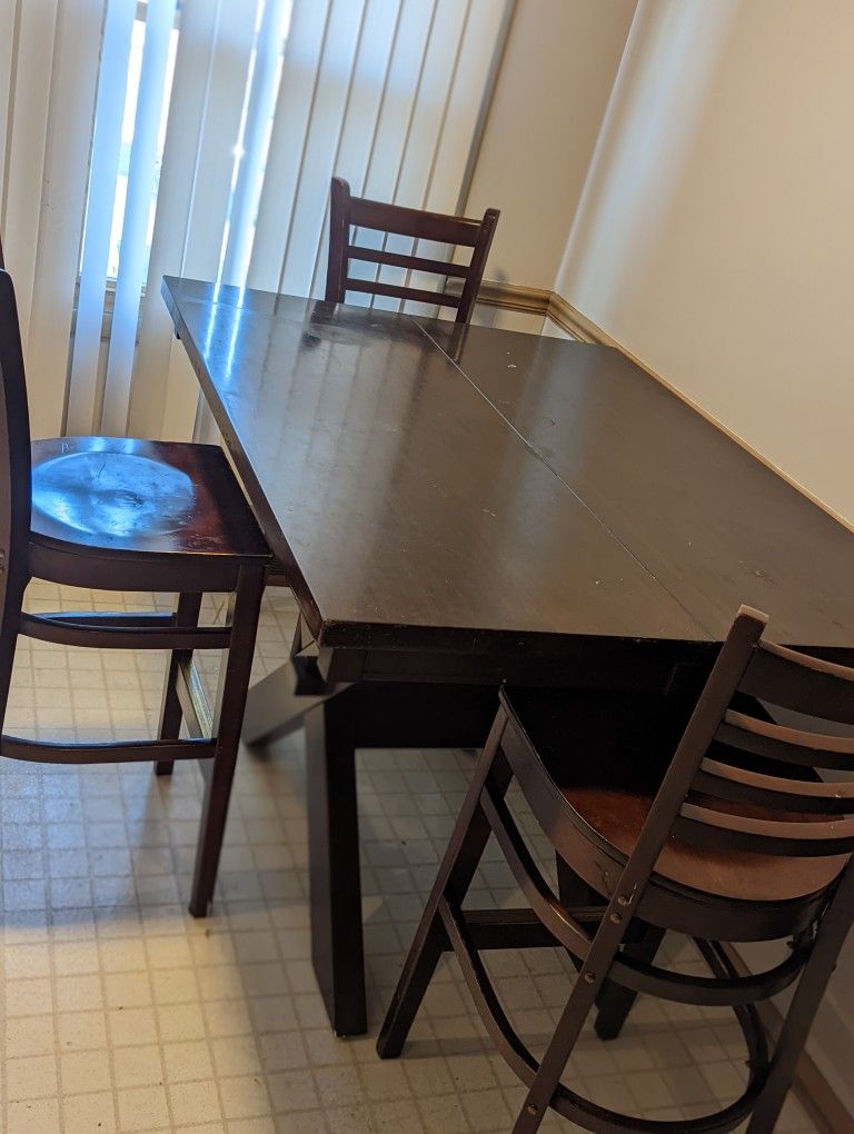 Solid Wood Kitchen Table With Leaf And 3 Chairs 