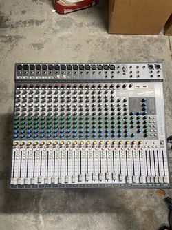 SOUNDCRAFT SIGNATURE 22 Professional MIXER
