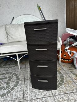 Gavetero Plástico Es De Uso La Segunda Foto Es El Precio Original 