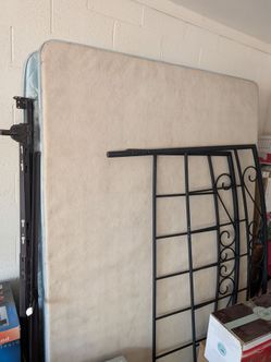 Queen bed set: mattress, box spring, frame, head/footboards