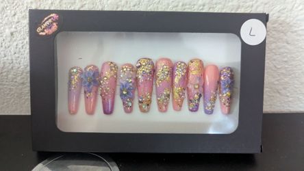 Custom press on nails