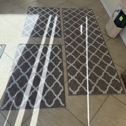 Set If 3 Bathroom Mats Like New 