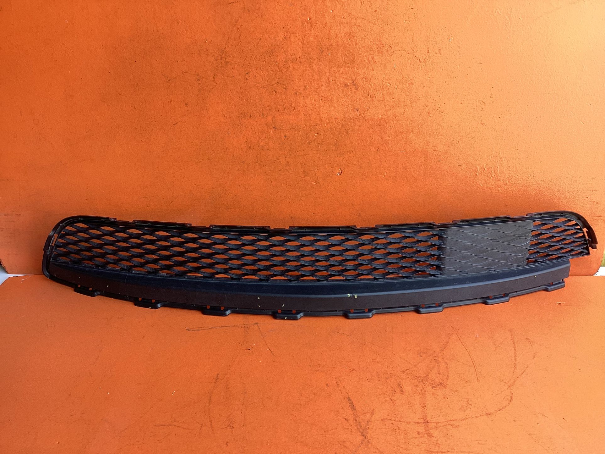 2016 - 2020 INFINITI QX60 Front Bumper Lower Grille OEM 62074-9NC0A