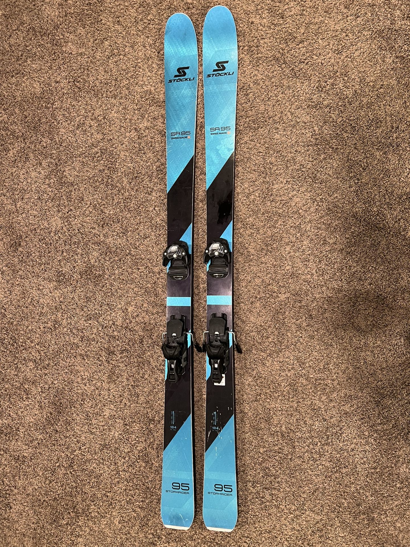 2022 Stöckli Stormrider 95 184cm w/ Salomon Warden 13