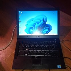 Dell Laptop 4GB 500 HD Windows 11