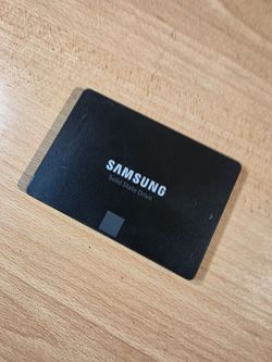 Samsung 2TB  SSD Solid State Hard Drive.