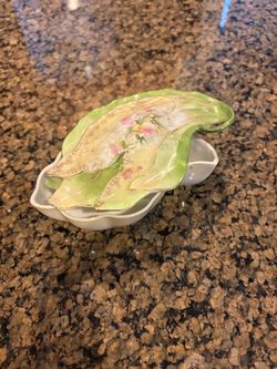Vintage Porcelain Leaf-Shaped Dishes Set