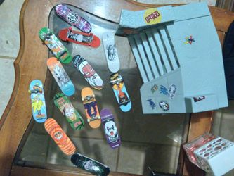 Tech decks! With ramp!!!