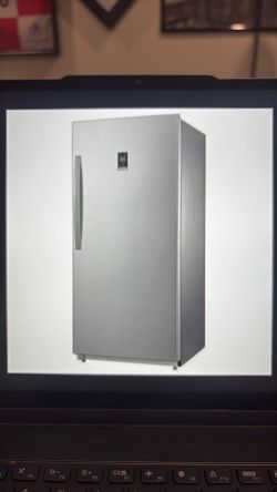 Insignia 13.8 Cu. Ft. Convertible Upright Freezer/Refrigerator up
