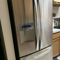 Kenmore elite Refrigerator (For Parts Only)