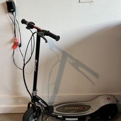 Razor-Electric Scooter E325