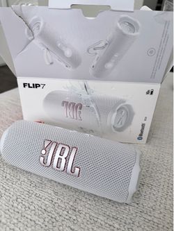 New JBL Flip 7 Bluetooth Speaker