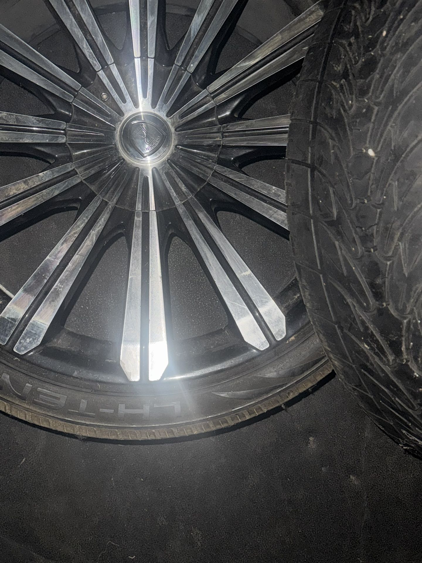 22 Inch Rims Need Tires