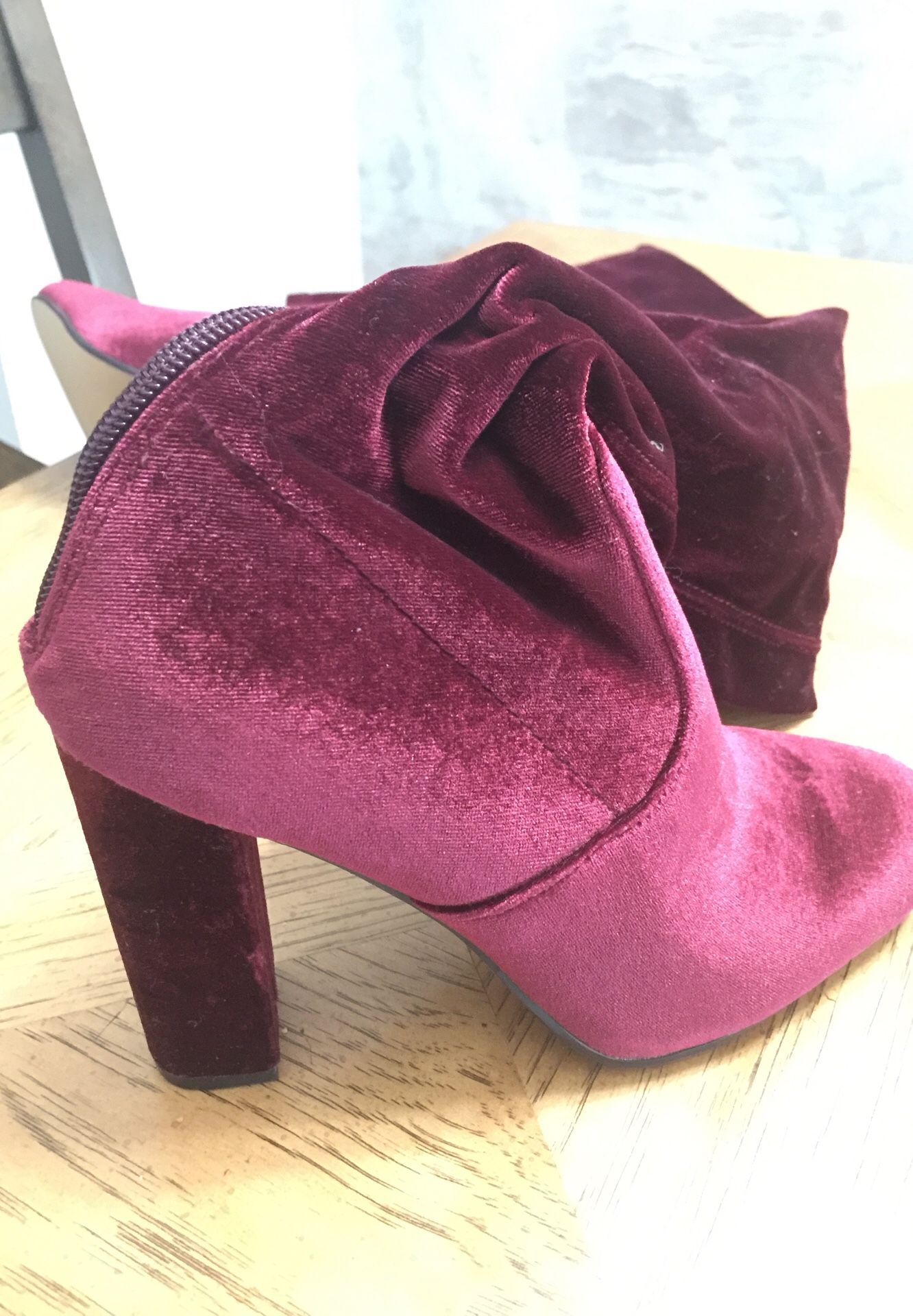 Boots knees. Sizes 5 1/2 . Also. Velvet. Burgundy. New