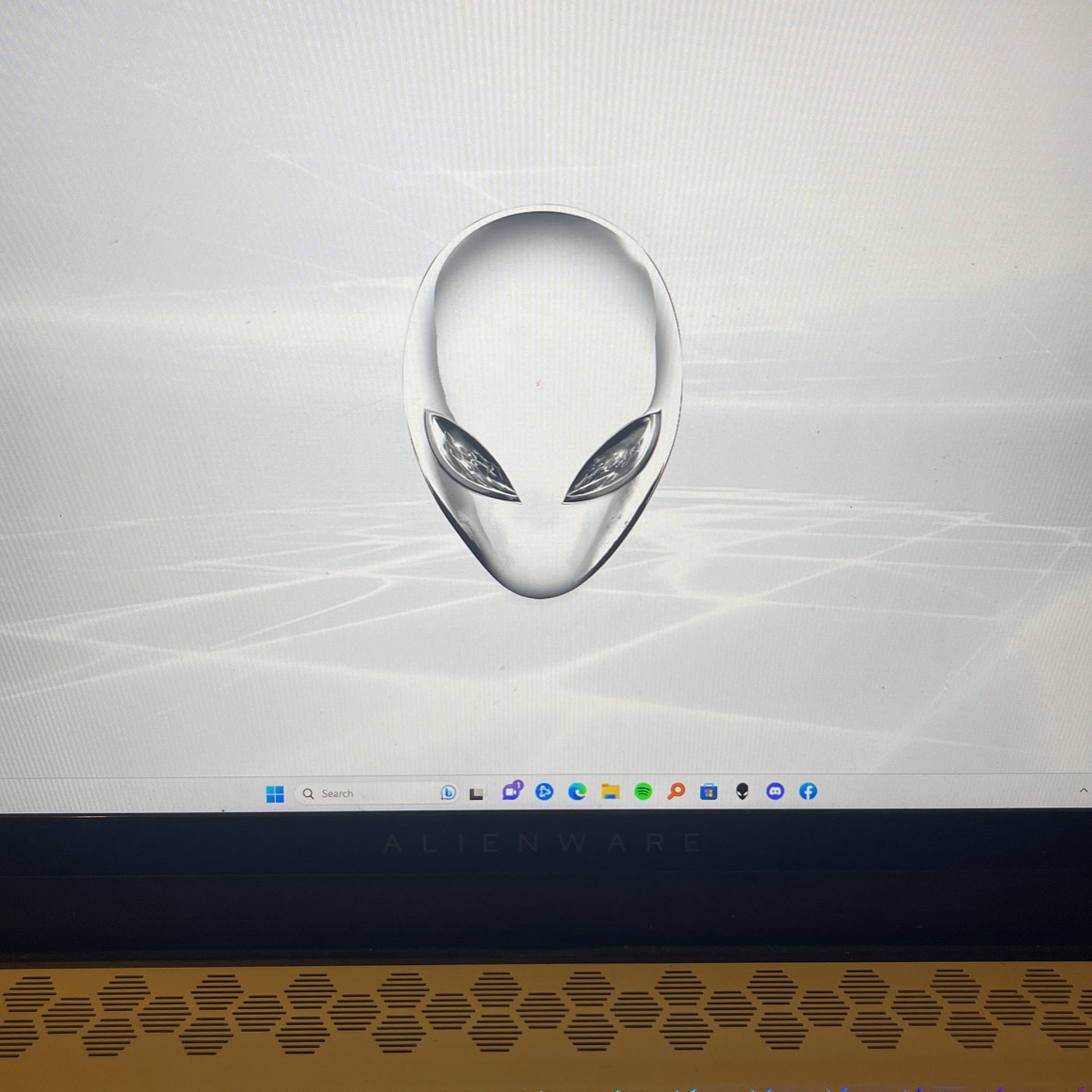 Alienware m17 R4 17" Great Condition  Trade For Mac Book Pro Or iPad Pro