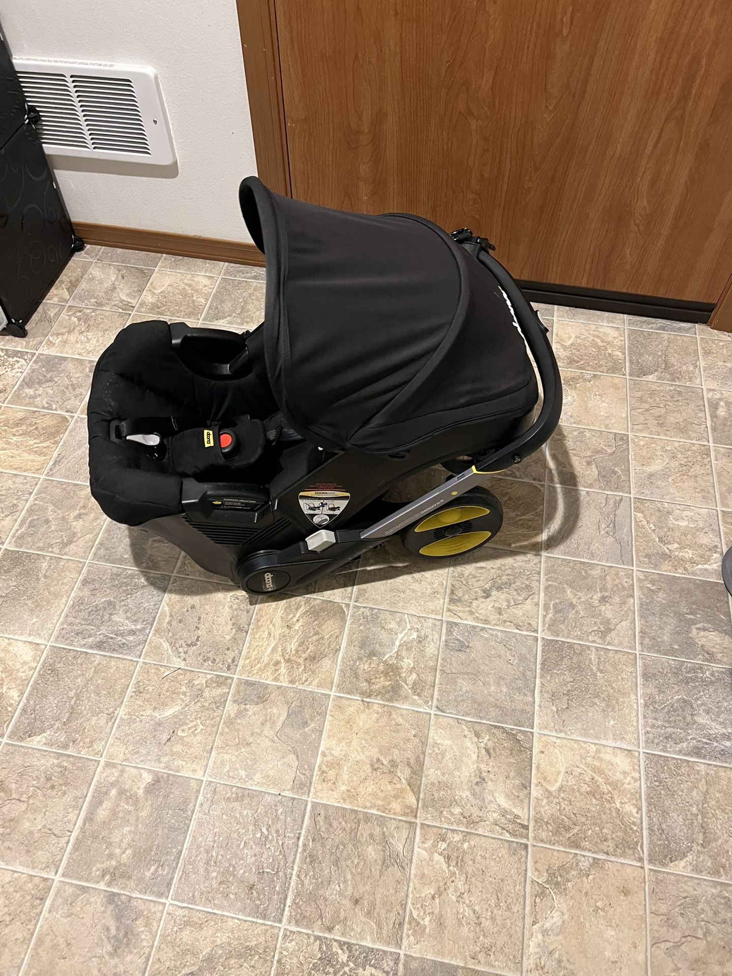 Doona car Seat & Stroller + Attachments 