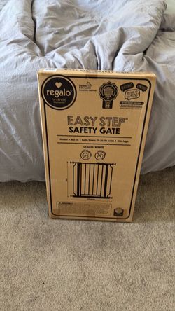 A sealed easy step safety gate