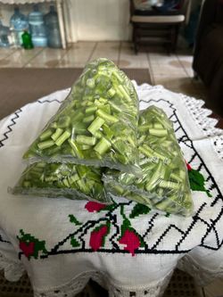 dos bolsas de nopales