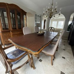 Dining Table And 6 Chairs - Expandable