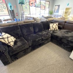 Black Sectional New With Modern Cord Fabric Beauty!!10x7 2 OC. 