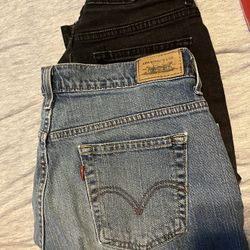 Levi’s  Women Short . Size 8