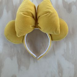 Big Bow Yellow Ears