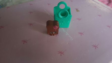 shopkins and green basket